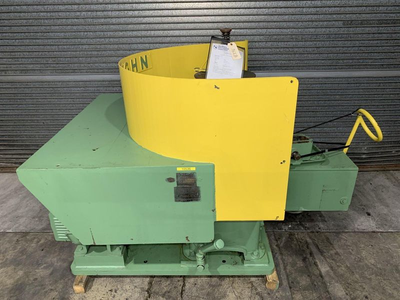 12" (304mm) Vaughn Model 8SD Vertical Bullblock