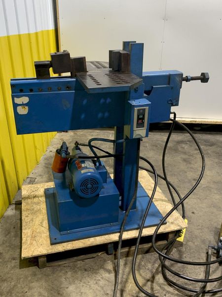 2 HP RICHARDS VERTICAL / HORIZONTAL RAM-TYPE HYDRAULIC BENDER: STOCK #16193