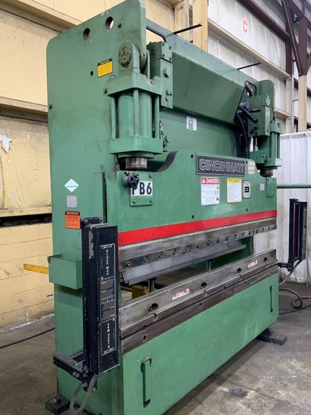 90 TON X 8' CINCINNATI CNC HYDRAULIC PRESS BRAKE: STOCK #80720