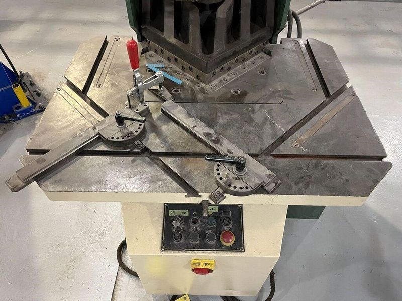 12" X 12" X 10 GAUGE CUSTOM HYDRAULIC CORNER NOTCHER: STOCK #77351