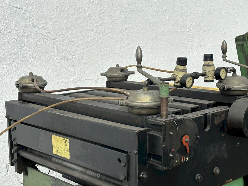 10,000 LB  X 30" REGAL COIL CRADLE & STRAIGHTENER:  STOCK#77222