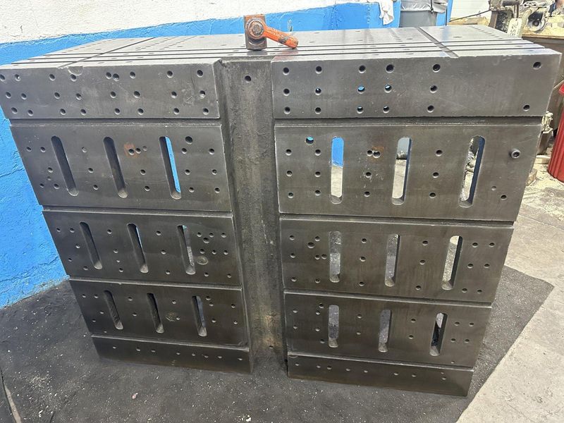 60" WIDE X 32" DEEP X 48" HIGH PLATE ANGLE: STOCK #77129
