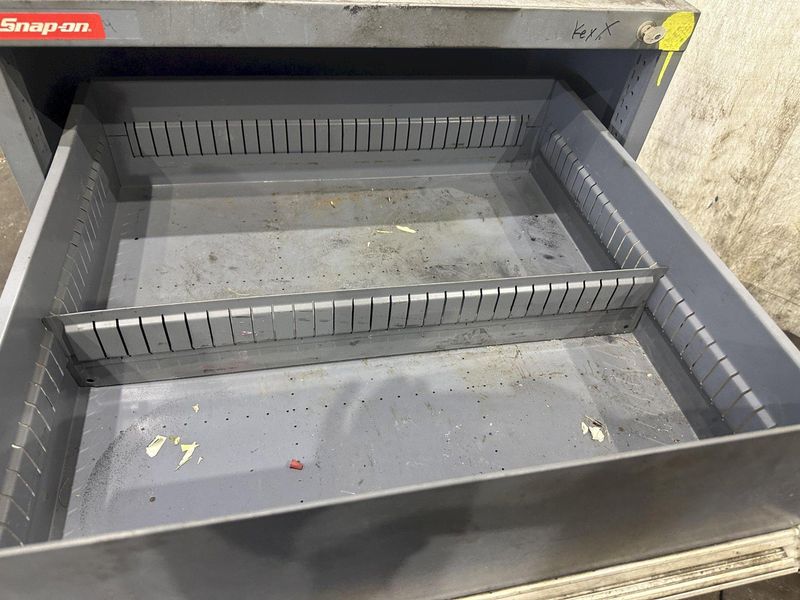 3 DRAWER VIDMAR CABINETS: STOCK #77039