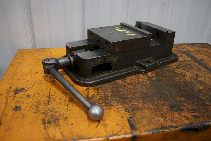 6" KURT MODEL #D688 ANGLELOC MACHINE VISE: STOCK #76193