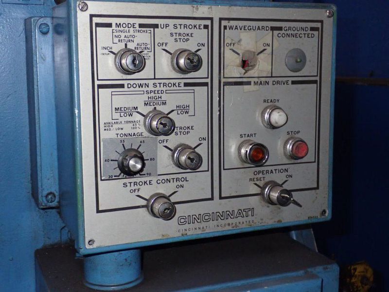 90 TON X 10' CINCINNATI HYDRAULIC PRESS BRAKE: STOCK #73961
