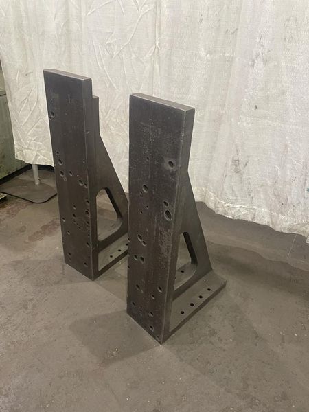 1 SET OF ANGLE PLATES: STOCK 76755