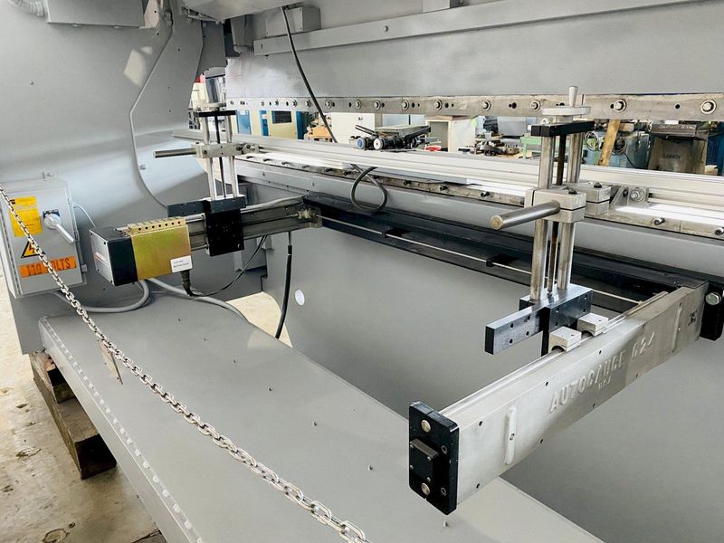 175 TON X 13' KOMATSU MODEL PHS160 HYDRAULIC PRESS BRAKE: STOCK #13126