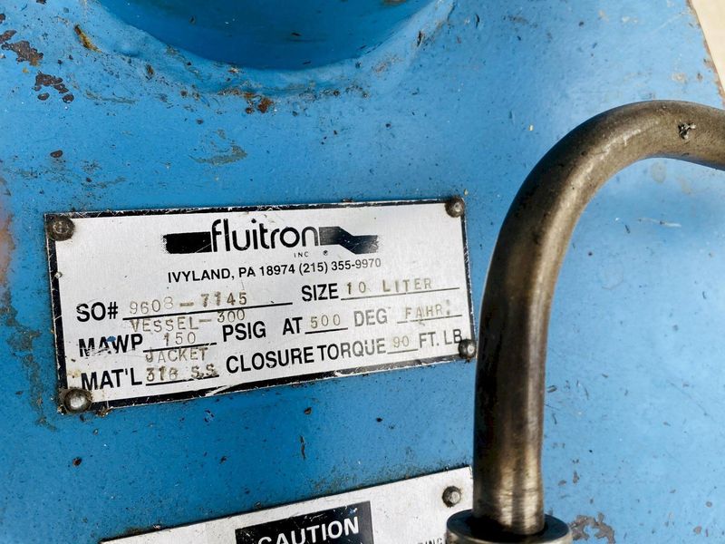 Fluitron 10 Liter Reactor