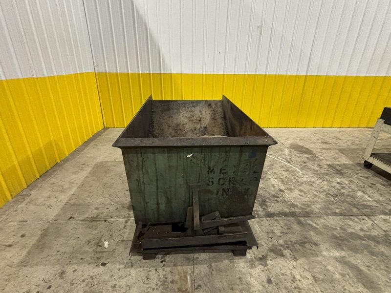 1 CU. YD. JESCO MODEL #211331 SELF DUMPING HOPPER: STOCK #22193