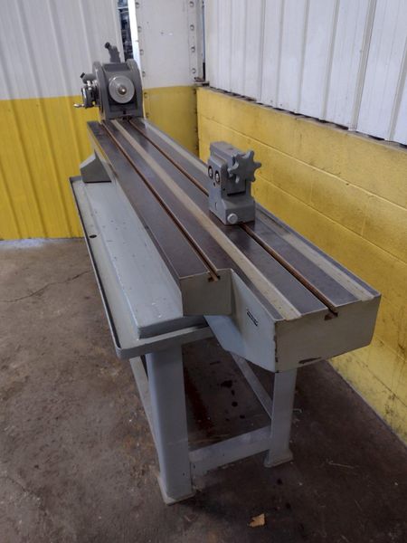 LEITZ OTICAL DIVIDING HEAD WITH TAILSTOCK, BED & STAND: STOCK 17369