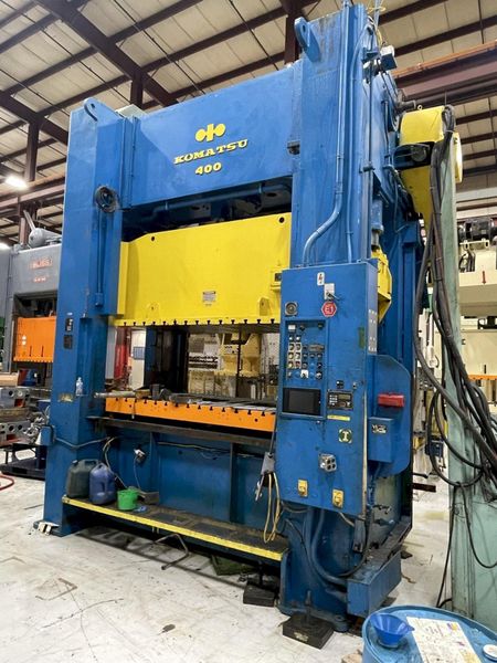 300 ton Komatsu E2P-300 Used Straight Side Mechanical Metal Stamping Press For Sale