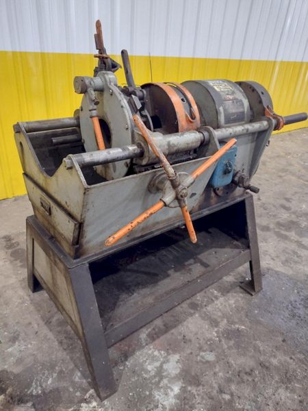 4" TOLEDO BEAVER MODEL #1-2-4 BOLT & PIPE THREADER: STOCK #20776