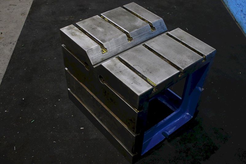 24" X 20" X 20" CARLTON BOX DRILL TABLE: STOCK #75986