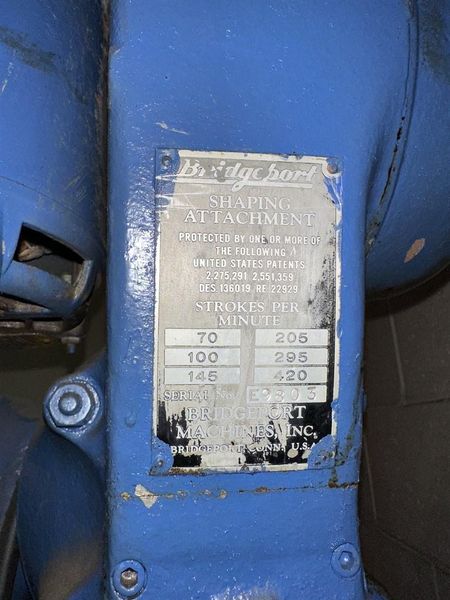 2 HP BRIDGEPORT VERTICAL MILLING MACHINE WITH SLOTTING HEAD : STOCK #77315