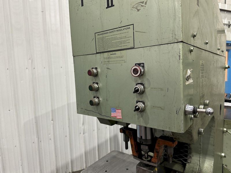 140 TON PIRANHA model P11-140 HYDRAULIC IRONWORKER : STOCK #77765