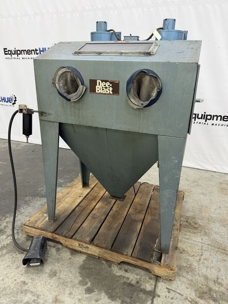 Dee-Blast 38 23-3/4″ x 36″ Abrasize Blast Cabinet w/ Dust Collection