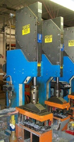4 Ton BTM Air Powered Toggle Presses (4)