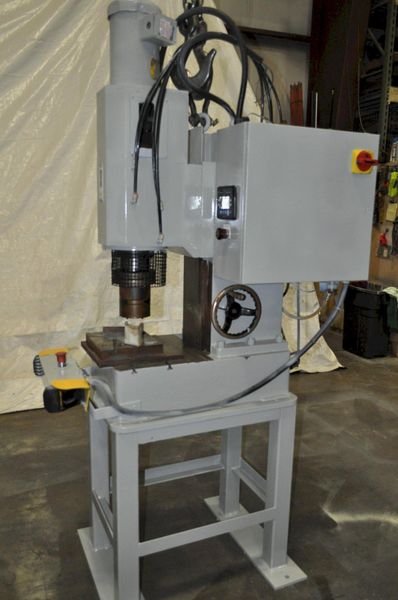 VSI TM23 RIVETER