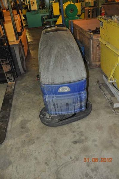 WINDSOR STRIDE 2 WALK BEHIND FLOOR SCRUBBER