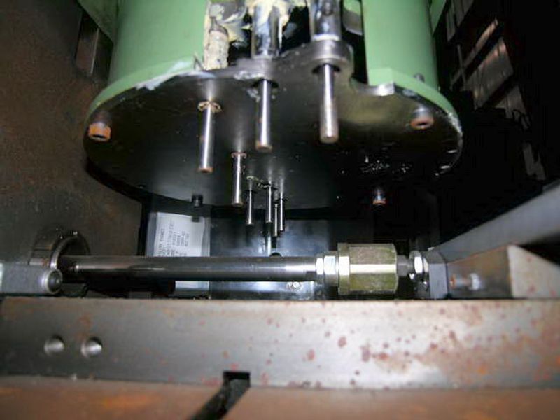 TAUMEL MODEL SO2000 ORBITAL RIVET SPINNER
