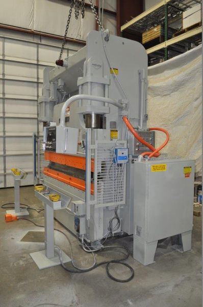 230 TON CINCINNATI HYDRAULIC PRESS BRAKE