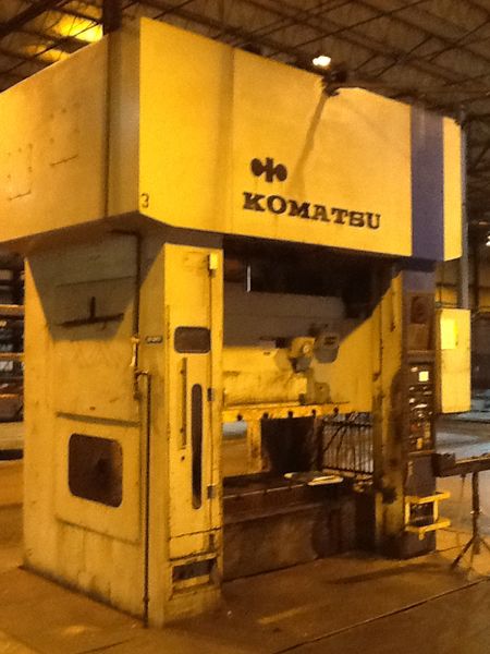 220 TON KOMATSU STRAIGHT SIDE DOUBLE CRANK PRESS