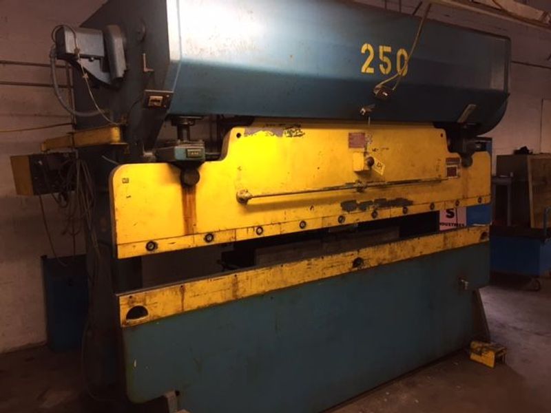 90 TON  x 10' CHICAGO DREIS AND KRUMP MECHANICAL PRESS BRAKE