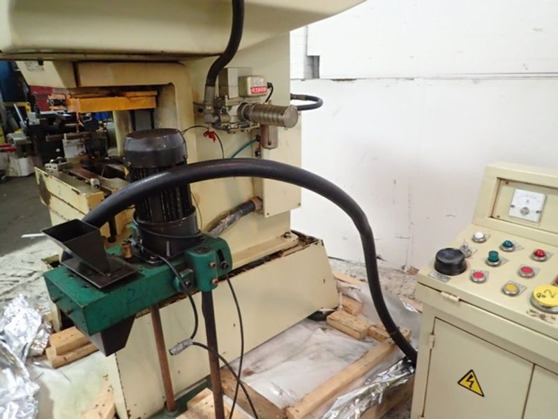 20 TON CHIN FONG GAP FRAME PRESS