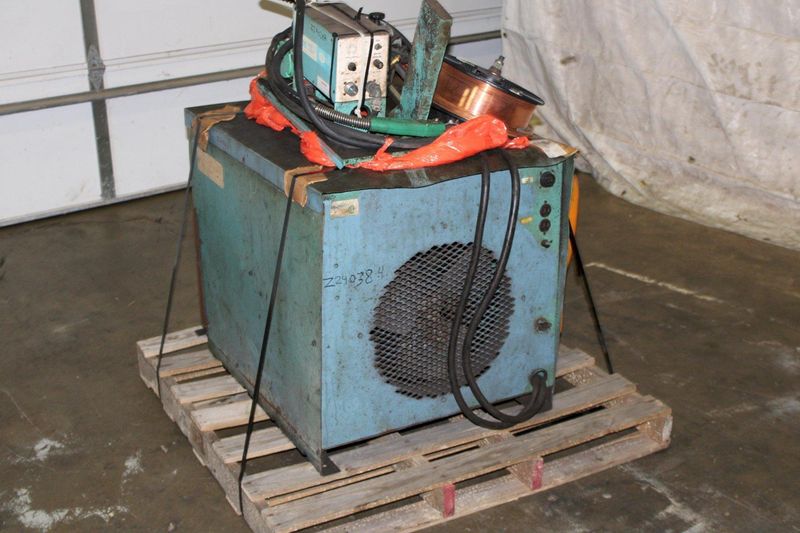 400 AMP LINDE WIRE WELDER