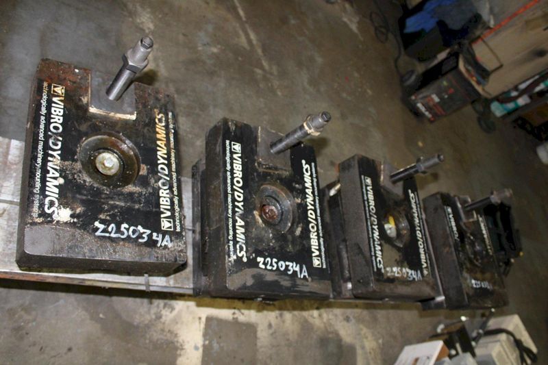 16.75" x 12.325" x 8.25" VIBRO DYNAMICS ISOLATION MACHINERY PADS