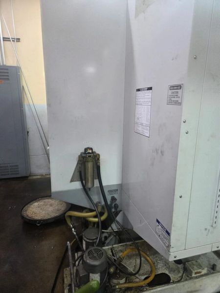 Haas Model MDC 500 CNC Drill Tap VMC w/ Rotary Pallet Changer (2005)