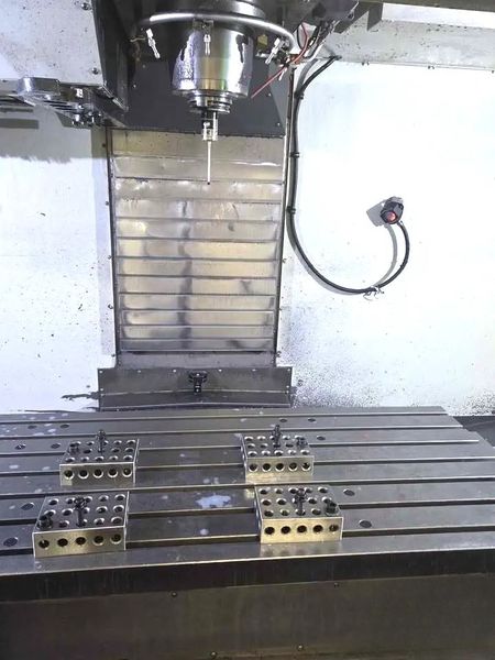 Haas VF-5/50XT CNC Vertical Machining Center (2019)