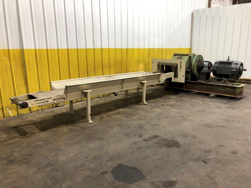 100 HP WOODHOG WOOD SHREDDER WITH INFEED CONVEYOR: STOCK #18304