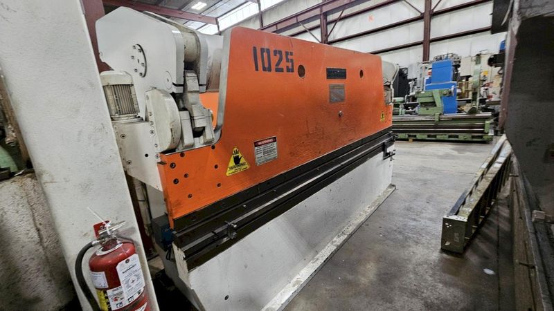 175 TON X 12' ACCURPRESSS MODEL 717512 HYDRAULIC PRESS BRAKE