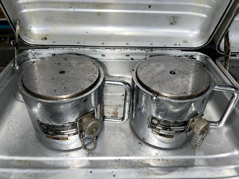 (2) 250 TON HELM MODEL #LC250T TRANSDUCER LOAD CELL TONNAGE INDICATORS: STOCK #16896