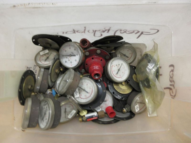 Smith's and Other Assorted Gas Guages, Valves, Orings, Filters and Parts- Auction Item