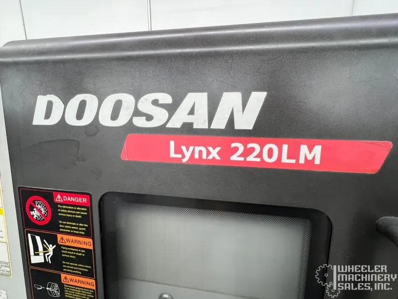 2009 DOOSAN Lynx 220LMA CNC Lathe w/ Live Milling #8402 #2