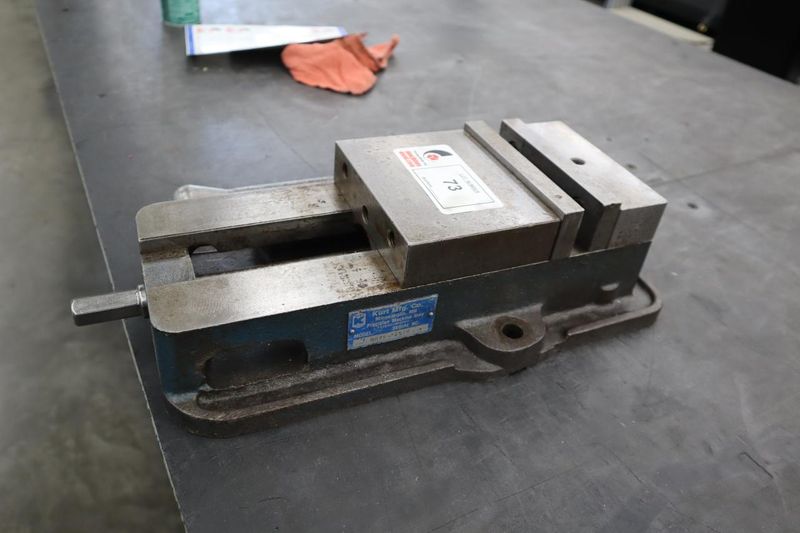 Kurt D-675 6" Machine Vise, Steel Jaws, Handle- Auction Item