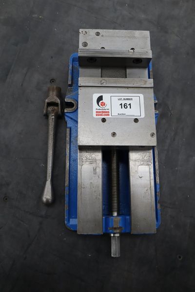 Kurt D-688 6" Machine Vise, Steel Jaws, Handle- Auction Item