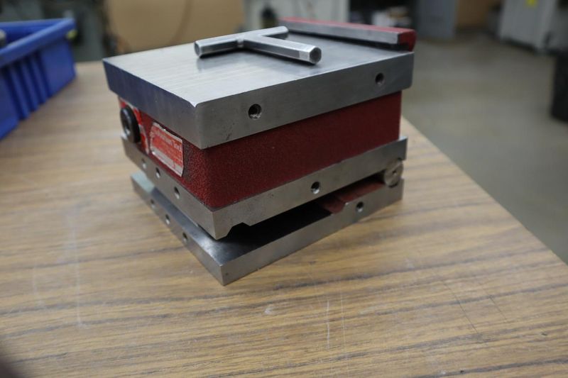 Suburban Tool Magnetic Sine Chuck, 6" x 6", Wrench- Auction Item
