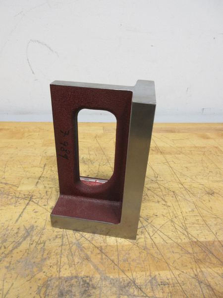 Suburban Tool URA 040508G Precision Ground Angle Plate 4" x 5" x 8"- Auction Item