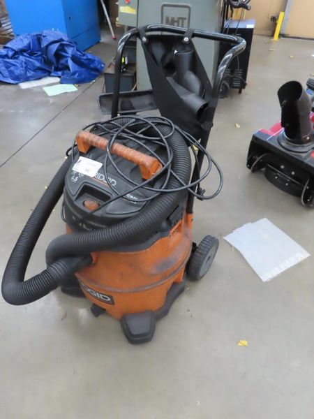 Rigid 16 Gal Portable Vacuum w Hose and Attachments- Auction Item