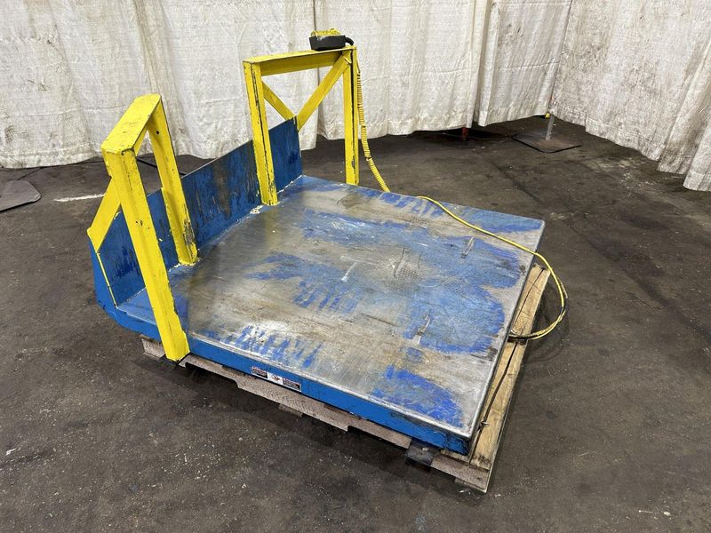 4000 LB GLOBAL LIFT AND TILT TABLE: STOCK #77579