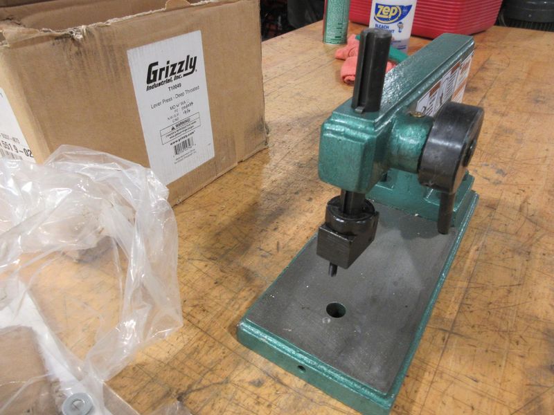 Grizzly T10049 Deep Throat Lever Press **New In Box** Throat Depth 6", Press Travel 3"- Auction Item