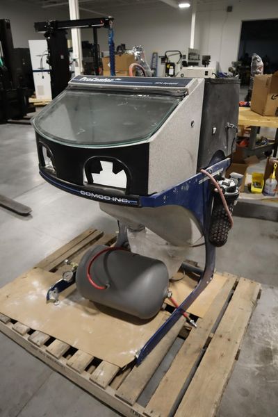 Comco CTR200-1 Pro Center Plus Micro-Abrasive Blast Workstation with Air Tank- Auction Item