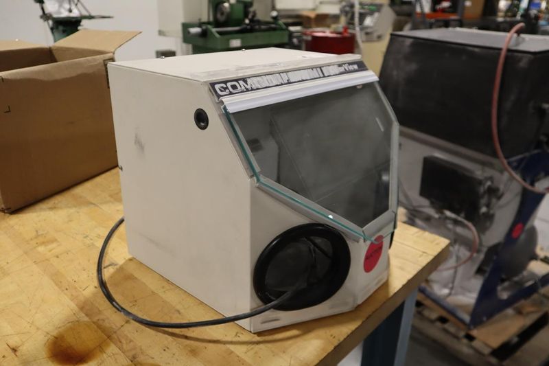 Comco WS6000-1 Blast Workstation, Bench Model, Worklight- Auction Item