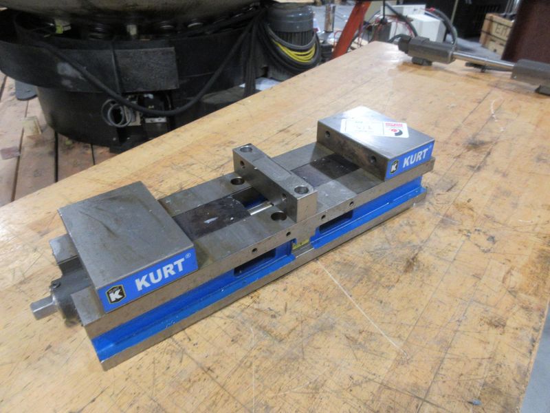 Kurt HDL6, 6" Machine Vise, **No Jaws or Handle**- Auction Item