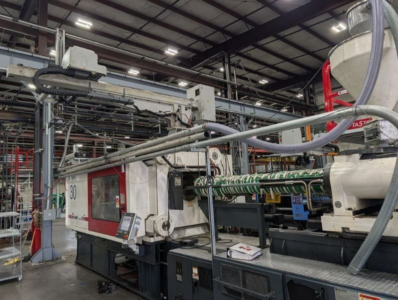 725 TON 140 OZ CINCINNATI MILACRON MS725 INJECTION MOLDING MACHINE, 2015
