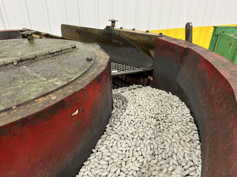 12 FT HAMMOND ROTO-FINISH MODEL #ST-12 ROTARY BOWL VIBRATORY PARTS DEBURRING FINISHER: STOCK #20
