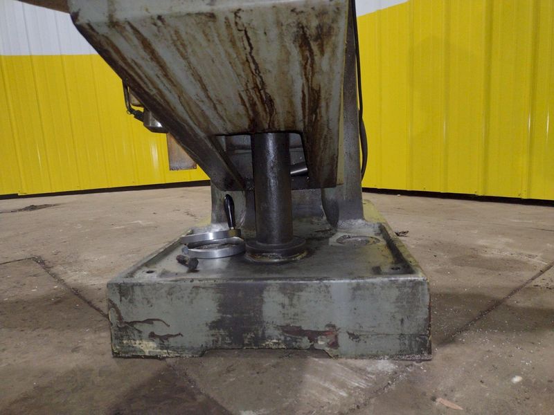 3 HP SUPERMAX MODEL #YCM-16VS VARIABLE SPEED VERTICAL RAM TYPE MILL: STOCK #19651